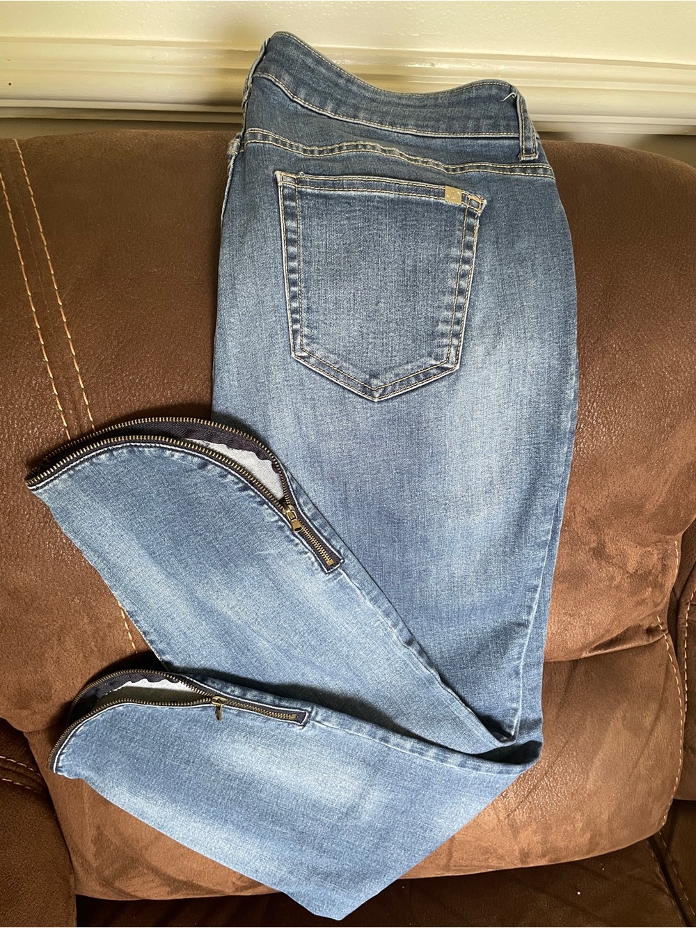Jennifer Lopez Medium Blue Skinny Jeans with Ankle Zippers